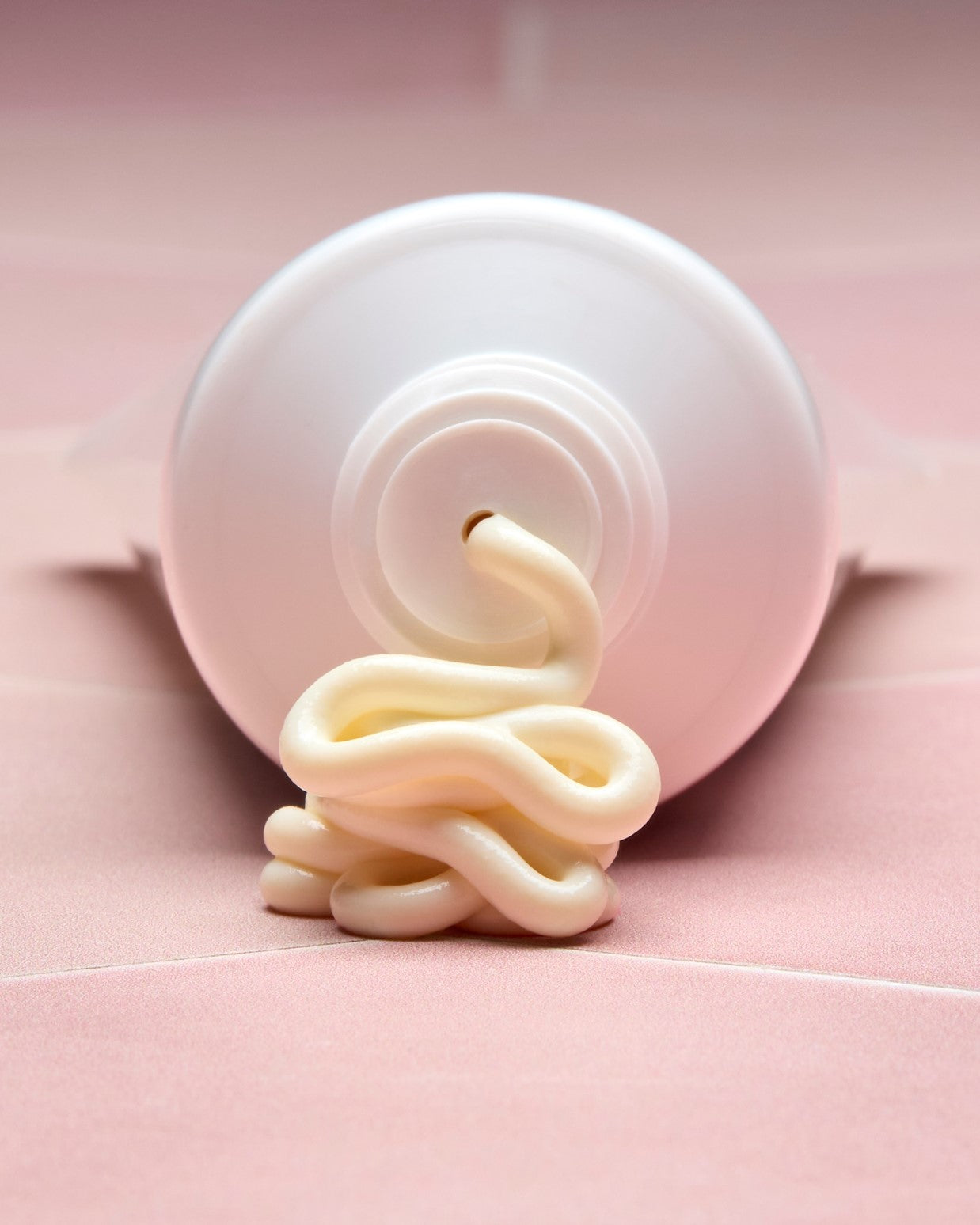 Unveiling the Power of Retinoids: A Comprehensive Guide to Retinol